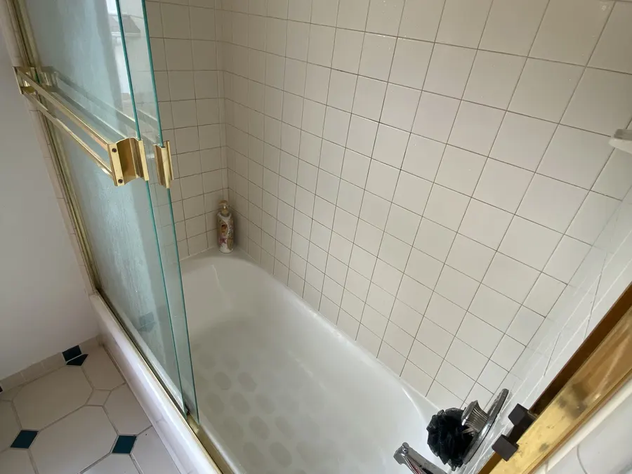 Bathroom before detailed house cleaning in San Luis Obispo CA